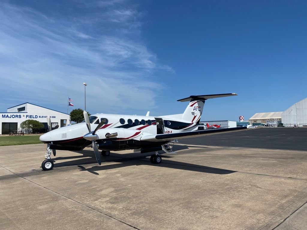 Photo Of Beechcraft Super King N670RA FlightAware