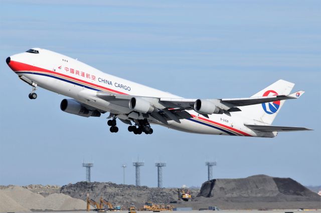 Boeing 747-400 (B-2428) - Departing 28-C at KORD headed to PANC on 12-19-17