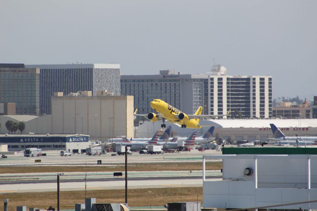 Airbus A320 (N906NK)