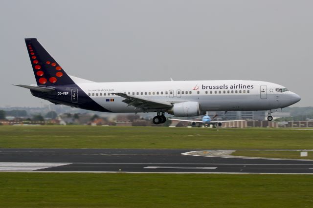 BOEING 737-400 (OO-VEP)
