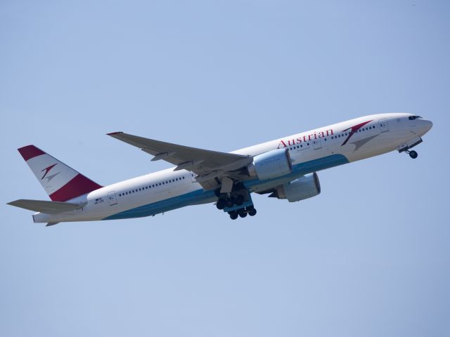 Boeing 777-200 (OE-LPE)