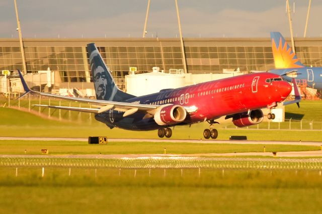 Boeing 737-900 (N493AS) - Golden hour departure 23-R 09-25-22