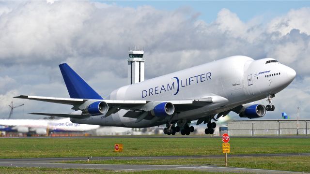 Boeing 747-400 (N780BA) - GTI4512 on rotation from Rwy 16R for a flight to RJGG / NGO on 10/23/14. (LN:778 / 24310).