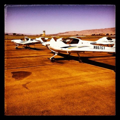 Diamond DA-20 (N957CT) - Great day to fly. Katanas on the flight line, KPVU