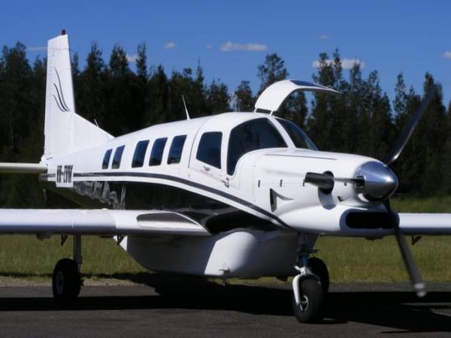 VH-ZVM — - ZVM flying skydivers at cessnock airport,hunter valley