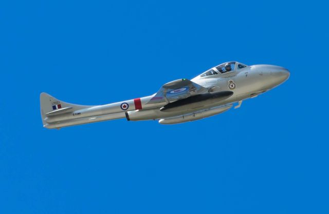 F+W EMMEN Vampire (C-FJRH) - A final flypast of this beautiful restore vamp before returning home.