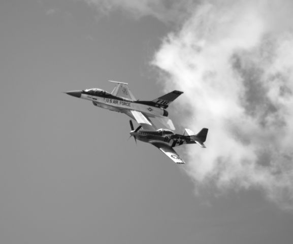 Lockheed F-16 Fighting Falcon —