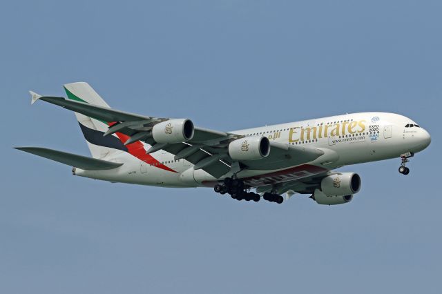 Airbus A380-800 (A6-EEE)