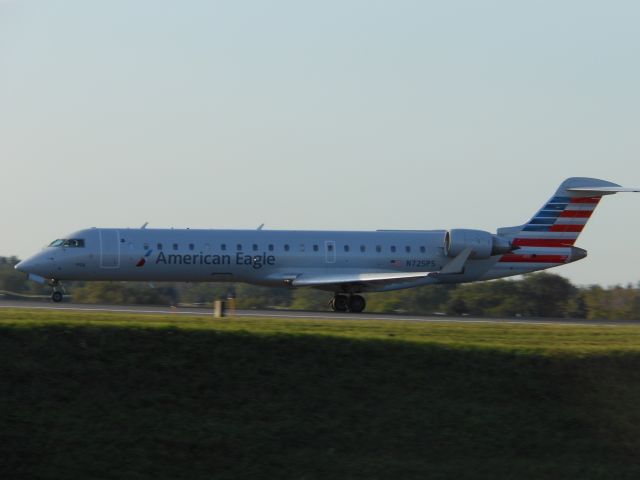Canadair Regional Jet CRJ-700 (N725PS)