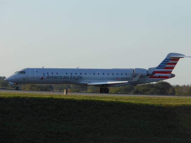 Canadair Regional Jet CRJ-700 (N725PS)