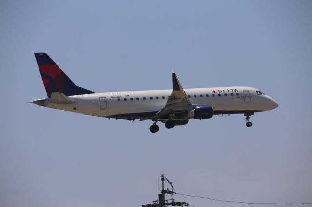 EMBRAER 175 (long wing) (N283SY)