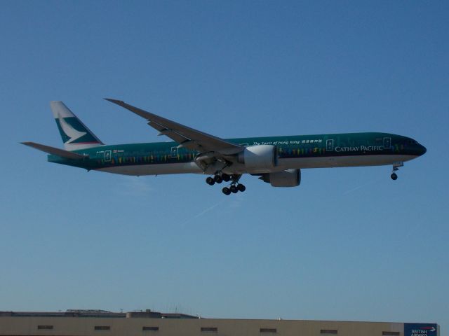 BOEING 777-300 (B-KPB)