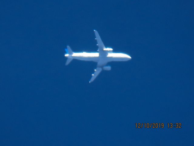 Airbus A320 (N447UA)