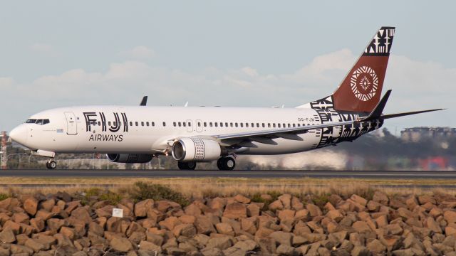 Boeing 737-800 (DQ-FJN)