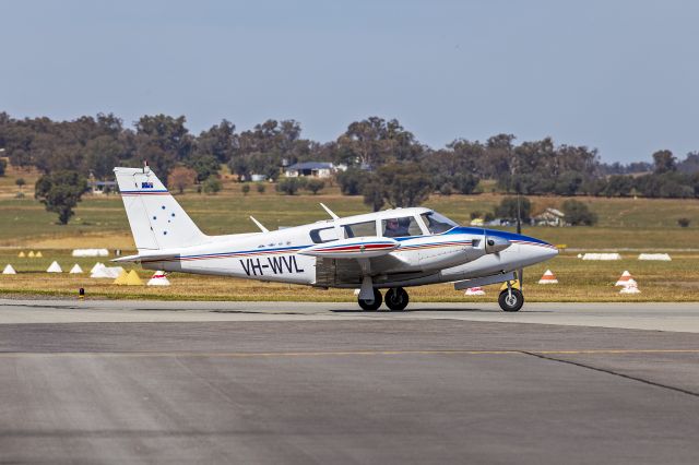 Piper PA-30 Twin Comanche (VH-WVL) - Air Freight Today (VH-WVL) Piper PA-30-160 Twin Comanche C at Wagga Wagga