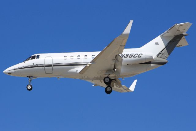 Hawker 800 (N35CC)