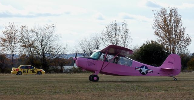 CHAMPION Tri-Traveler (N4008A) - Taxiing for departure and another Pumpkin drop is this 1947 Aeronca 7BCM in the Autumn of 2024.