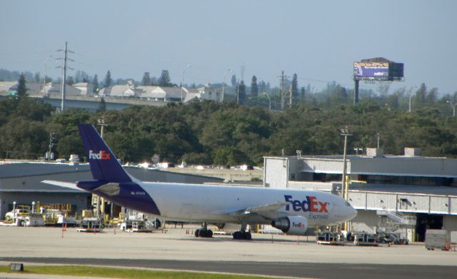 Airbus A300F4-200 (N730FD)