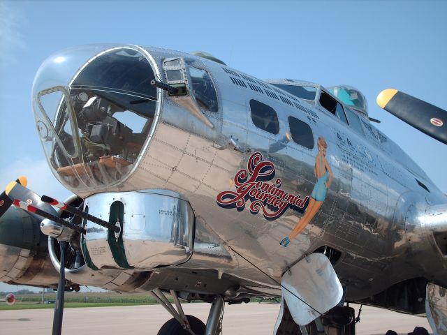 Boeing B-17 Flying Fortress (N9323Z)