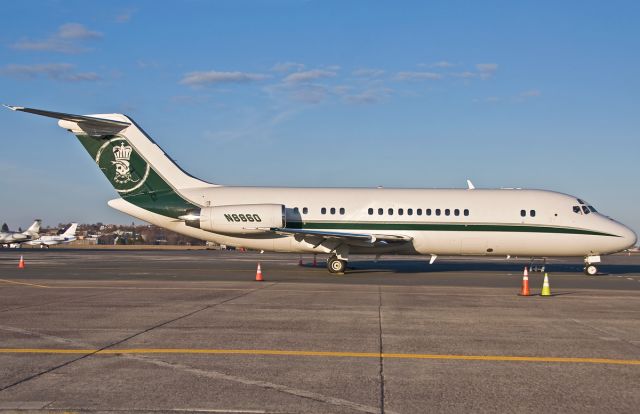 Douglas DC-9-10 (N8860) - Classic DC9 @ KBOS Logan