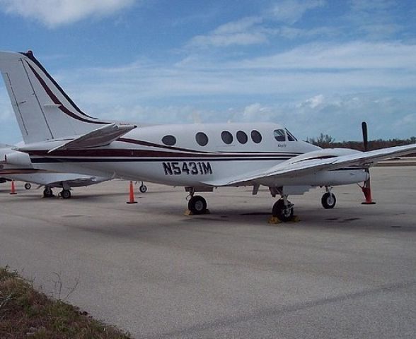 Beechcraft King Air 90 —