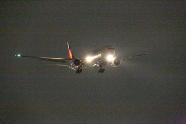 BOEING 777-300ER (RP-C7782)