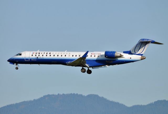 Canadair Regional Jet CRJ-700 (N771SK)