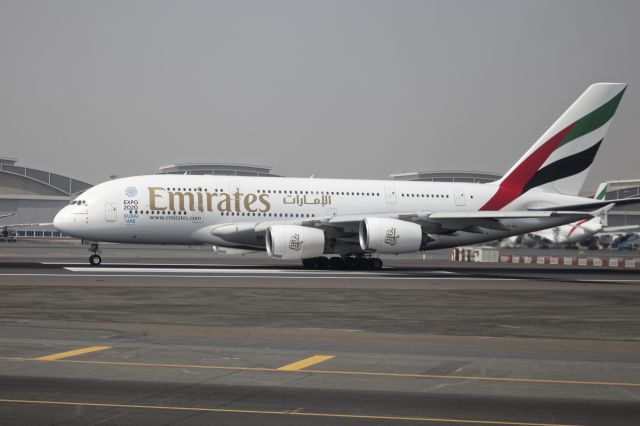 Airbus A380-800 (A6-EEL)