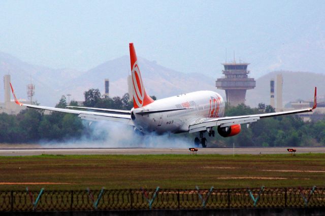 Boeing 737-700 (PR-GUV)