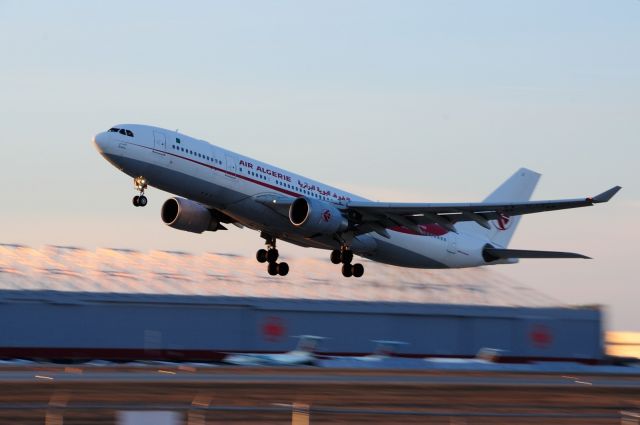 Airbus A330-200 (7T-VJZ)