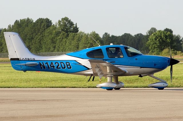 Cirrus SR-22 (N142DB)
