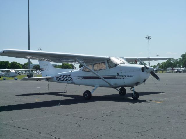 Cessna Skyhawk (N89005) - Cessna 172