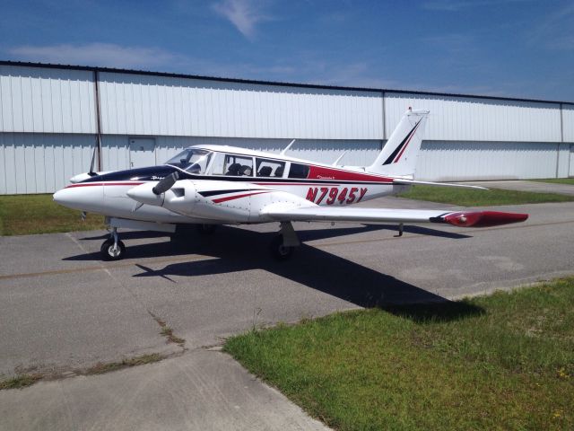 Piper PA-30 Twin Comanche (N7945Y)