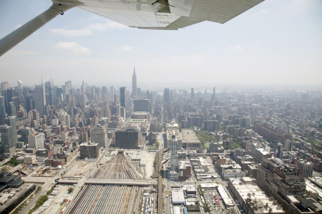 Cessna Skyhawk (N474EP) - Along the Hudson