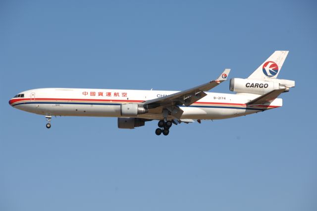 Boeing MD-11 (B-2174) - Final Approach to Narita Intl Airport R/W34L on 2008/12/31 CES c/s