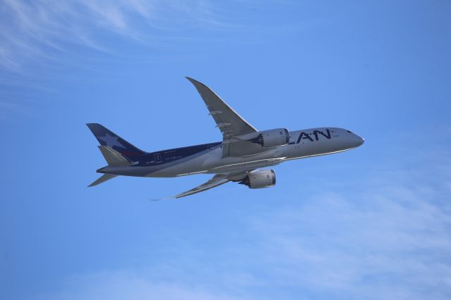 Boeing 787-8 (CC-BBI)