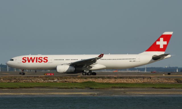 Airbus A330-300 (HB-JHB)