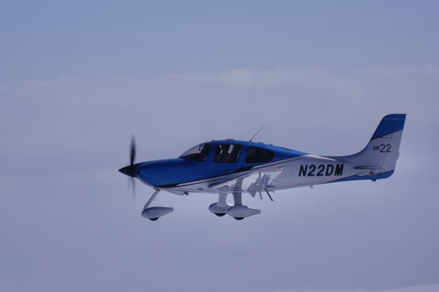 Cirrus SR-22 —