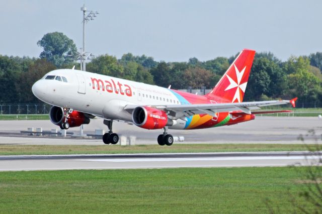 Airbus A319 (9H-AEM)