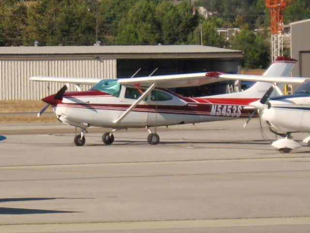 Cessna Skylane (N5453S) - PARKED AT FULLERTON