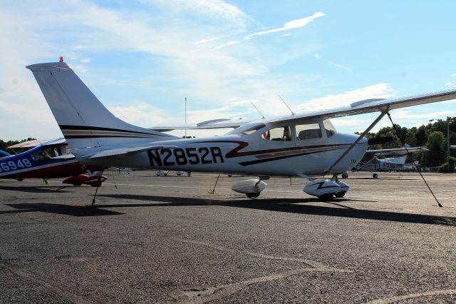 Cessna Skylane (N2852R) - Taken on September 7, 2013.