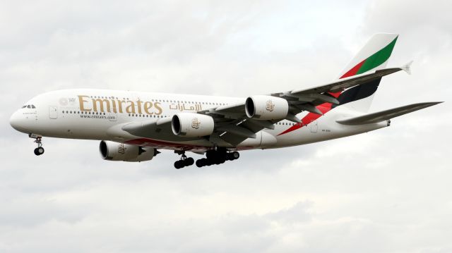 Airbus A380-800 (A6-EDV)