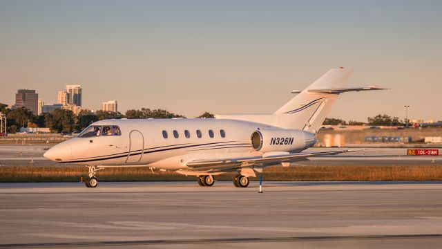 Hawker 800 (N326N)