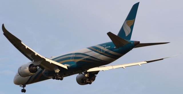 Boeing 787-9 Dreamliner (A40SG) - An Oman Air B787-9 on final approach into LHR, landing on runway 09L.br /br /Location: Stanwell Moor Road, beside runway 09L.br /Date: 28.08.22 (dd/mm/yy)