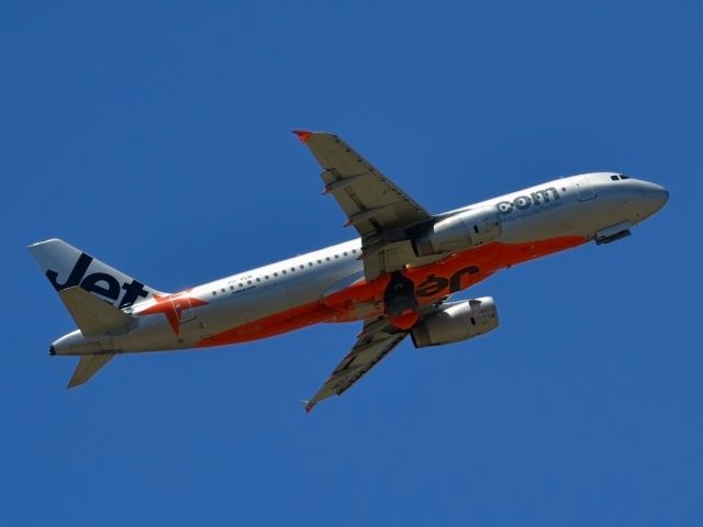 Airbus A320 (VH-VGN) - Getting airborne off runway 23. Wednesday 4th January 2012.