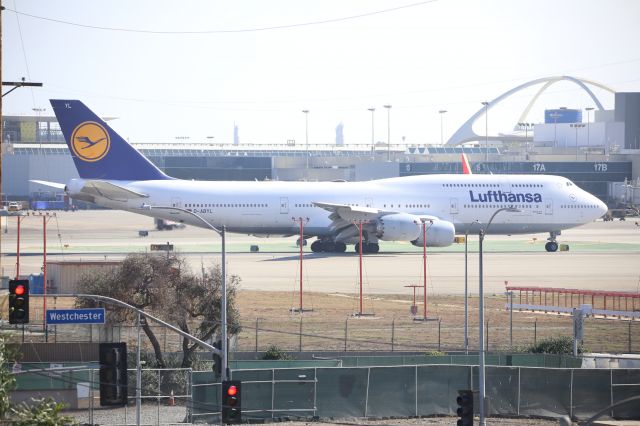 BOEING 747-8 (D-ABYL)