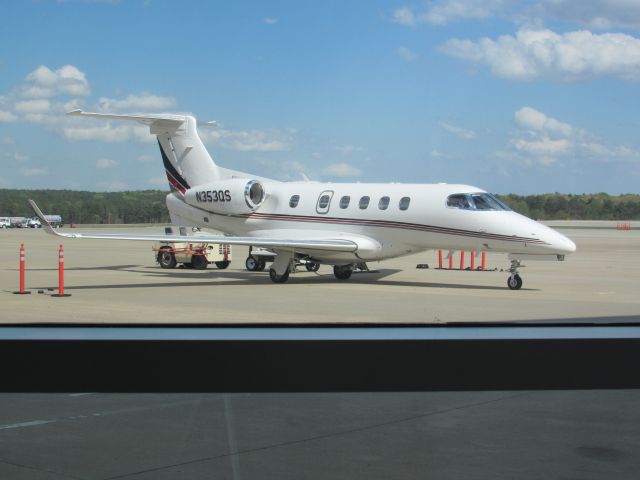 Embraer Phenom 300 (N353QS)