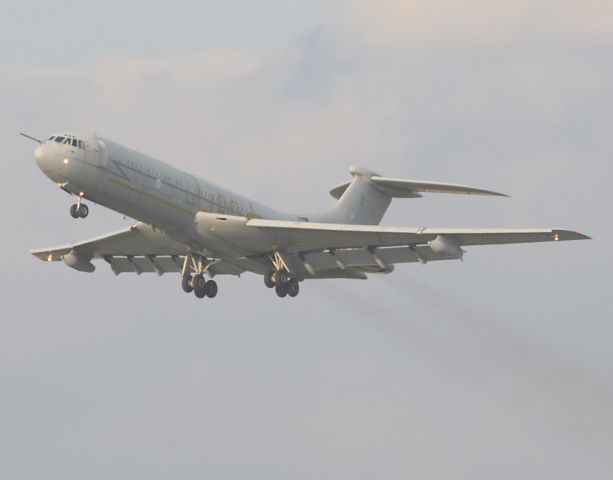 VICKERS VC-10 (XV107) - Classic VC10 lifts off after the application of a new paint job.  Think they might have taken off the masking tape before sending it on its way.  Take a close look!