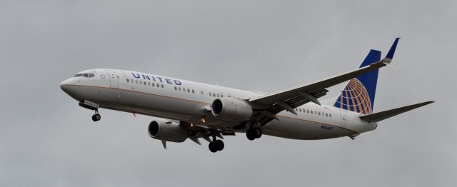 Boeing 737-700 (N36447) - Shot with a Nikon D3200 w/ Nikkor 70-300mmbr /Best viewed in Full Size