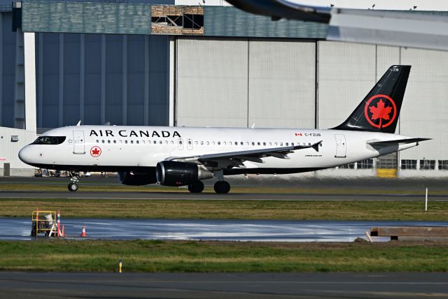 Airbus A320 (C-FZUB)